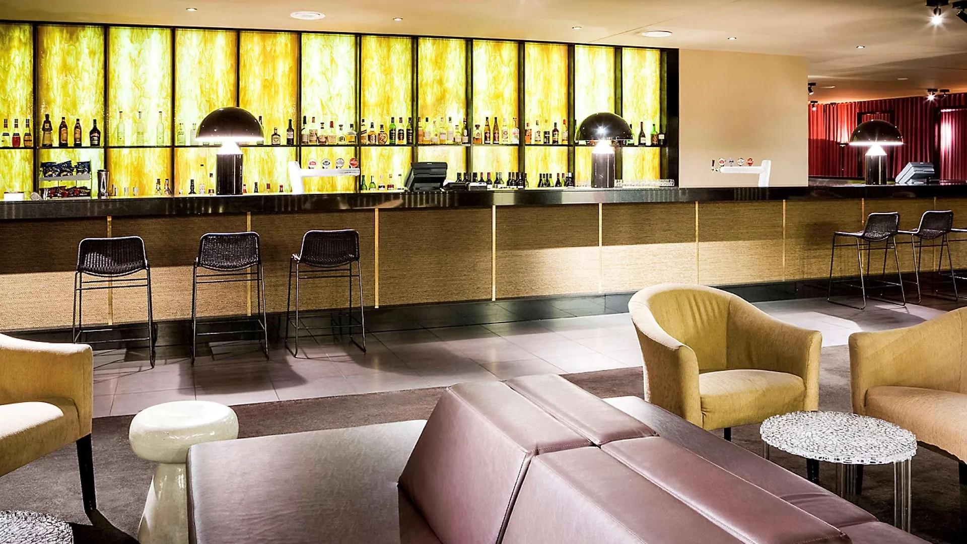 Mercure Brisbane King George Square 4*,  Australia