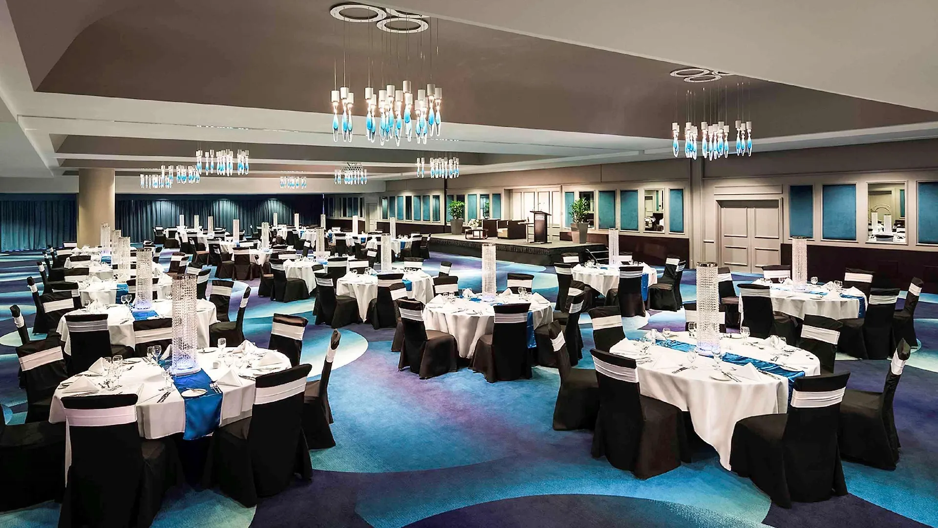 Mercure Brisbane King George Square 4*,  Australia